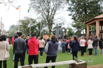 Cerimônia marca Semana da Pátria em Cerro Branco