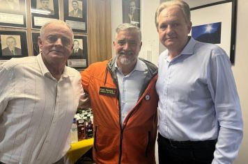 PREFEITO PARTICIPA DE REUNIÃO COM O MINISTRO PAULO PIMENTA