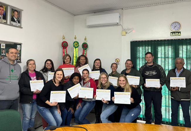 Profissionais da Educação realizam treinamento para prevenção e combate a incêndio