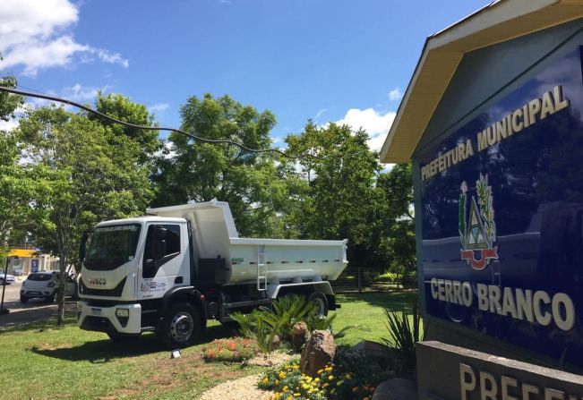 CERRO BRANCO RECEBE CAMINHÃO ZERO KM