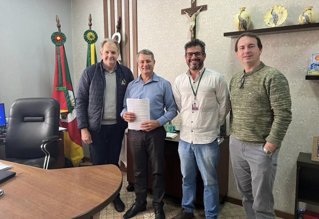PREFEITO RECEBE VISITA
