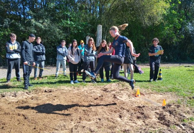 Alunos de Cerro Branco participam de etapa do Jergs em Candelária 