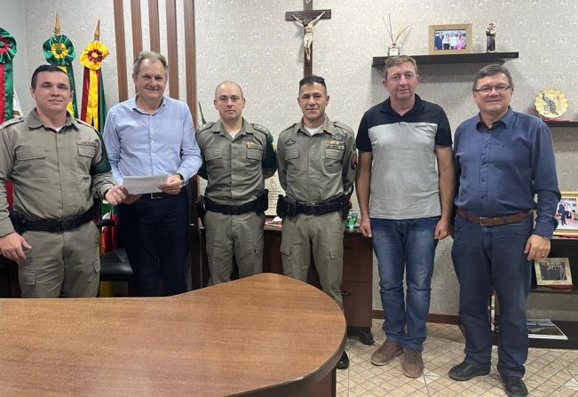 Apresentação do novo Comandante da Brigada Militar de Cerro Branco, Sargento Aderino.